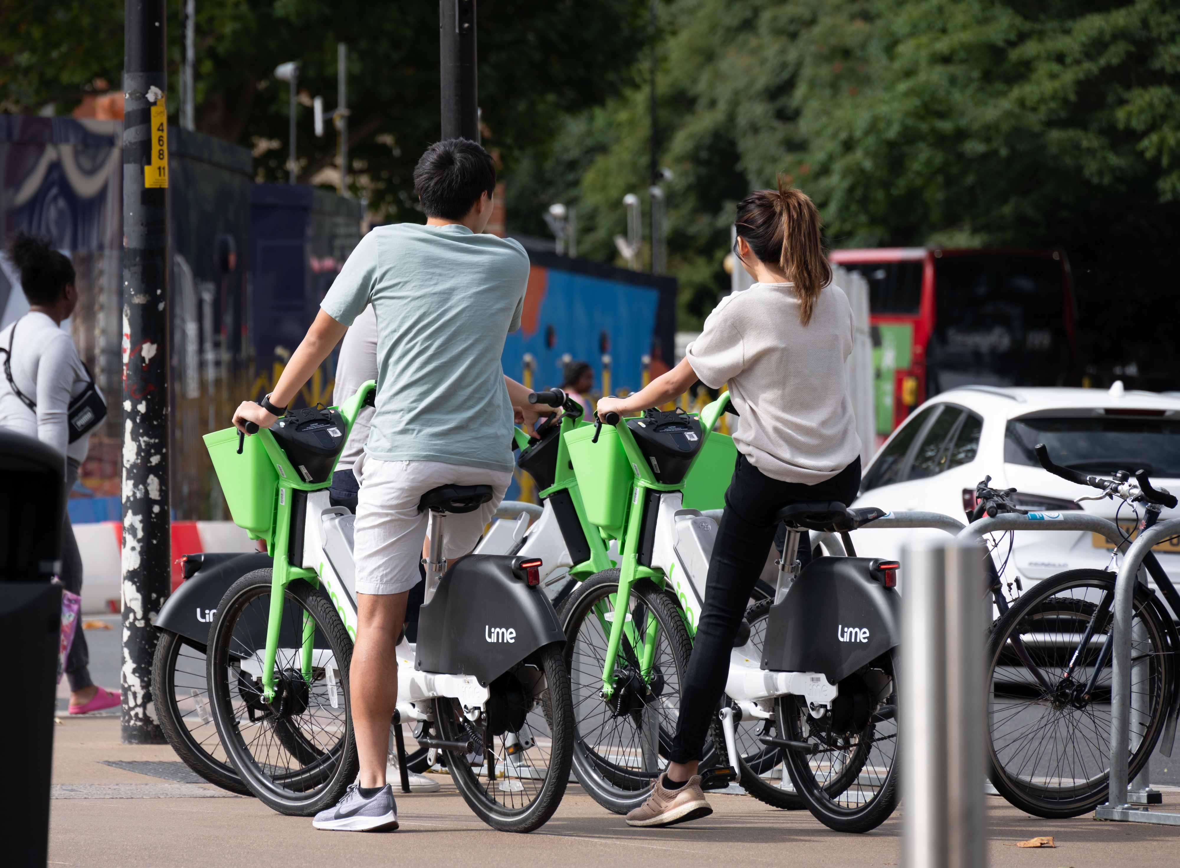 cycling active commuting dockside canada water